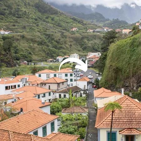 Jmf House アパート